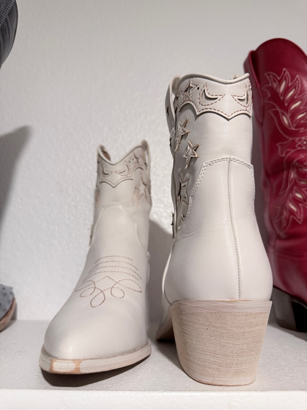 Mi.iM White/Cream Western Moon and Star Embroidered Ankle Cowboy Boots Size 10 - Picture 4 of 12